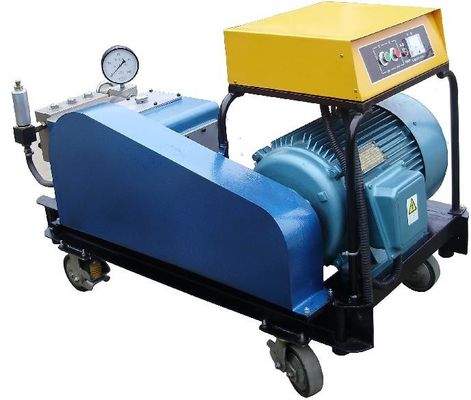 Qualität  Triplex Plungers High Pressure Water Jet Pump For Industrial Use 1000bar ISO9001 Fabrik