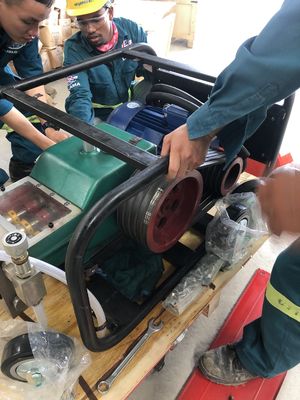 Hydraulikpumpe-Prüfmaschine 7.5kw 700bar für das Öl-Rohr druckprüfend